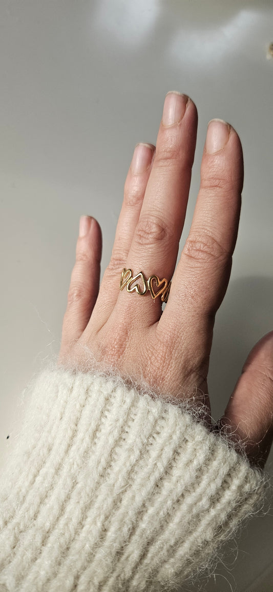 Amore – Bague Ajustable Multi Cœurs Dorée