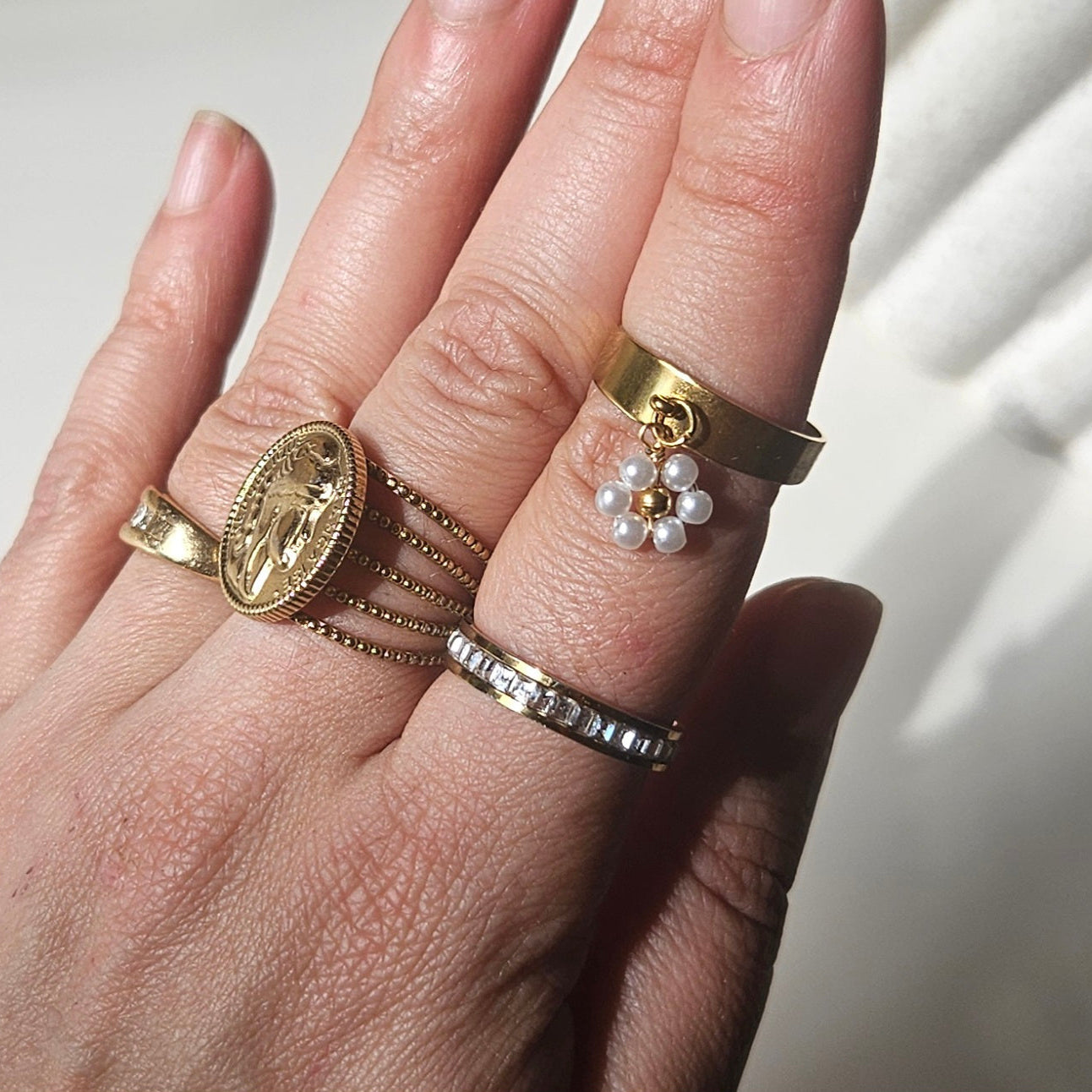 Alba – Bague Ajustable Fleur Blanche