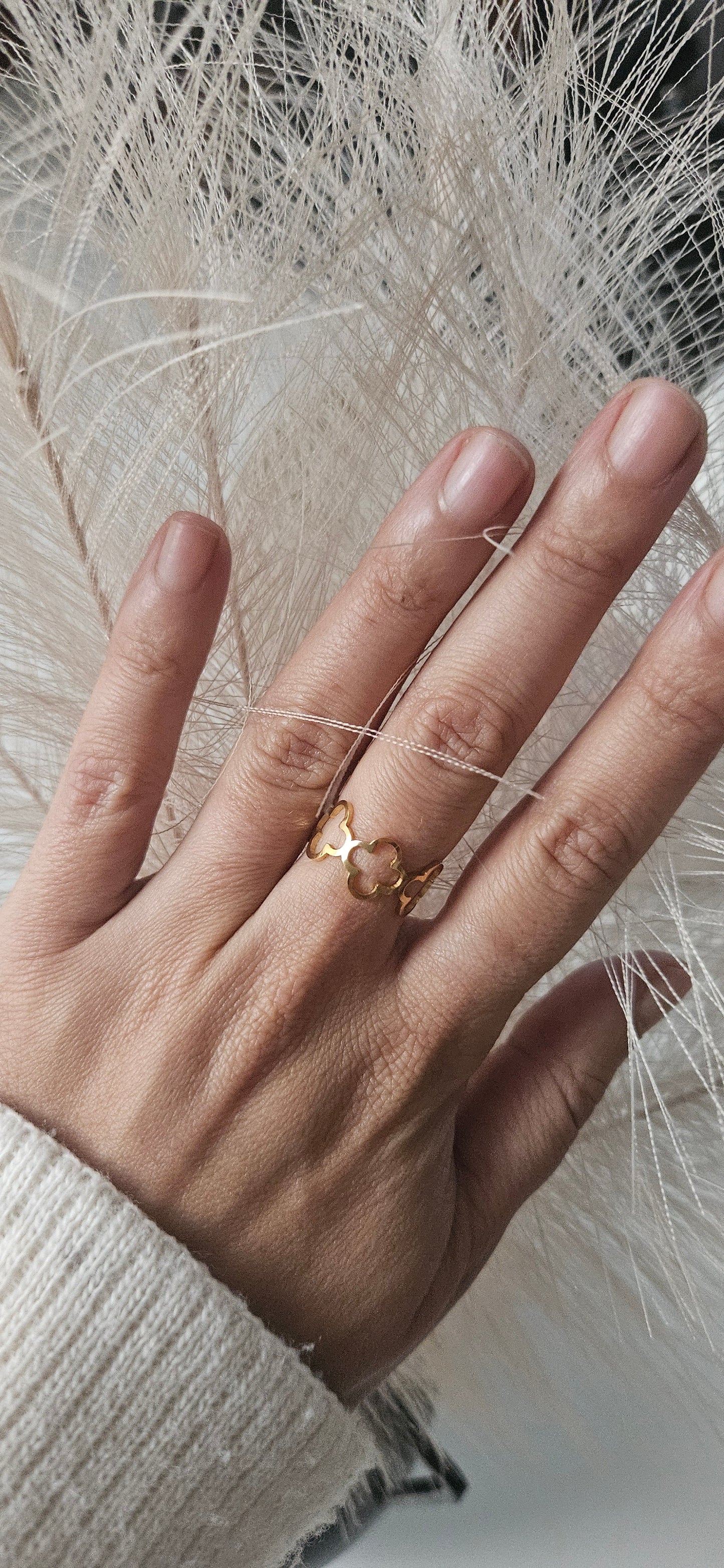 Yara – Bague Ajustable Trèfles Dorés