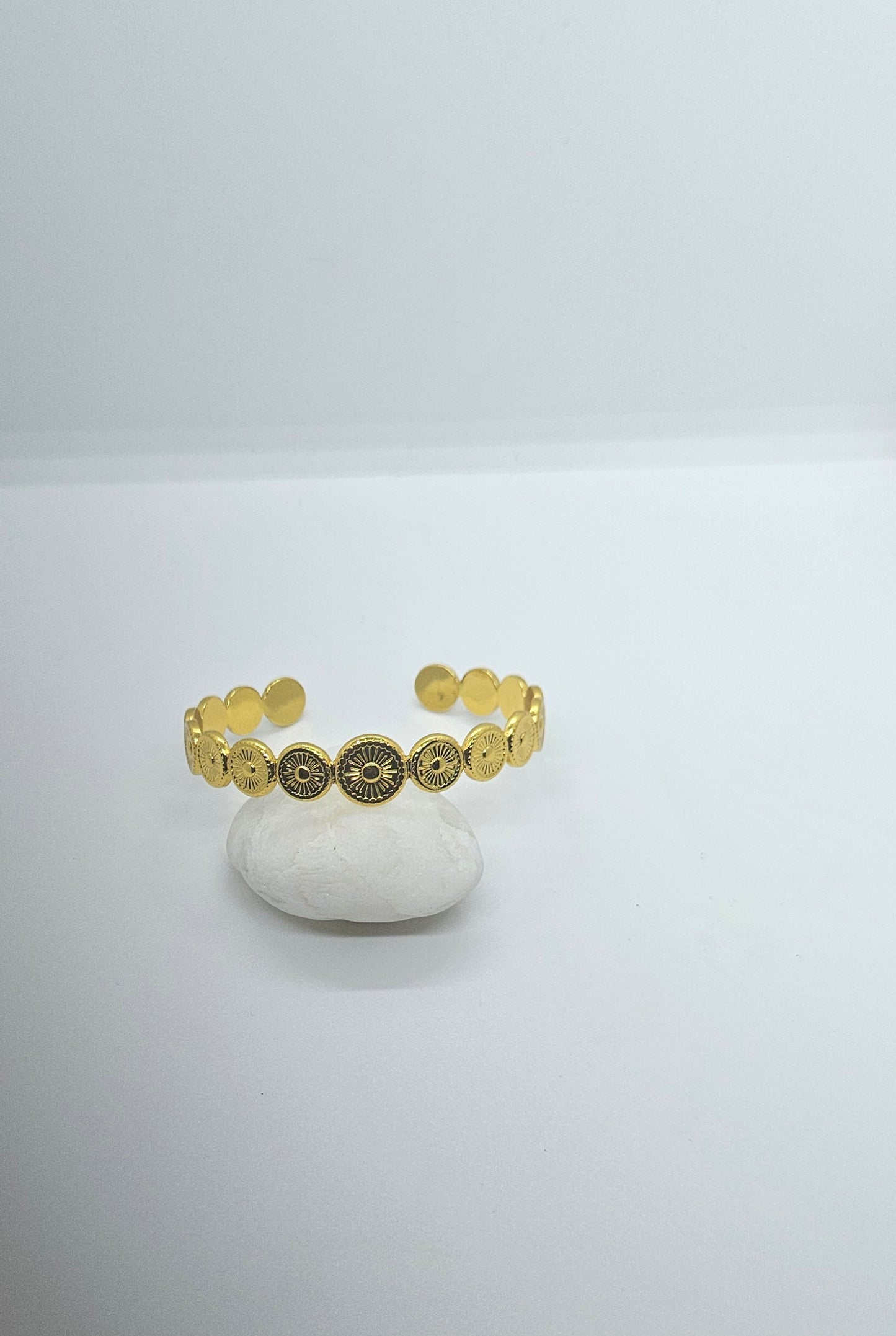 Solara — Bracelet Soleil Doré Ajustable