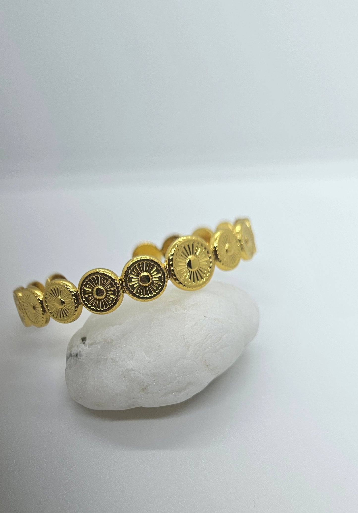 Solara — Bracelet Soleil Doré Ajustable