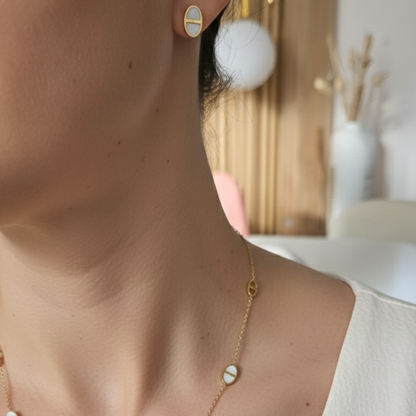 Azélia – Parure Nacre Dorée Collier & Boucles d'Oreilles