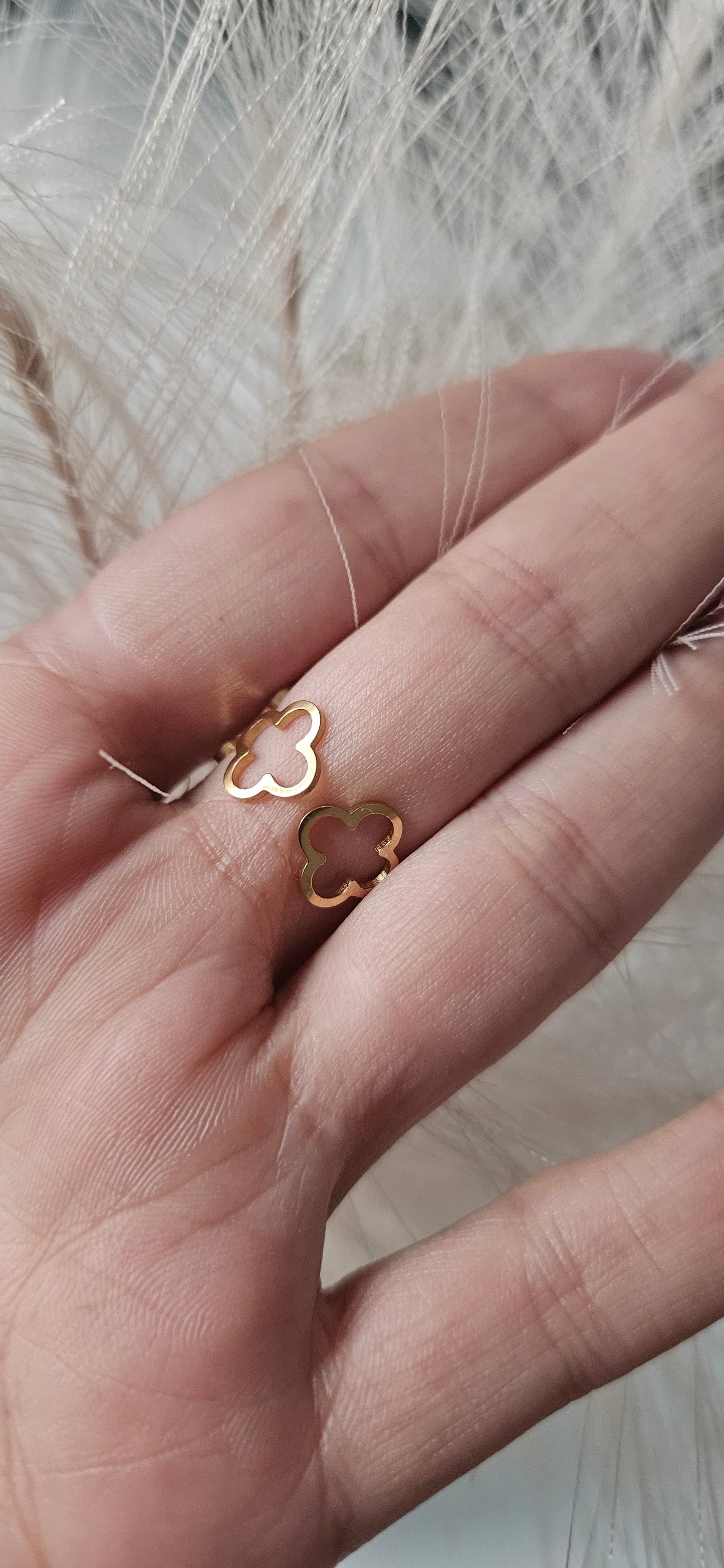 Yara – Bague Ajustable Trèfles Dorés