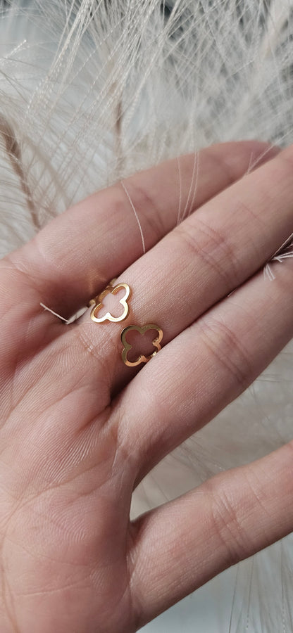 Yara – Bague Ajustable Trèfles Dorés