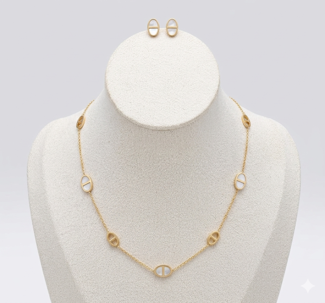 Azélia – Parure Nacre Dorée Collier & Boucles d'Oreilles