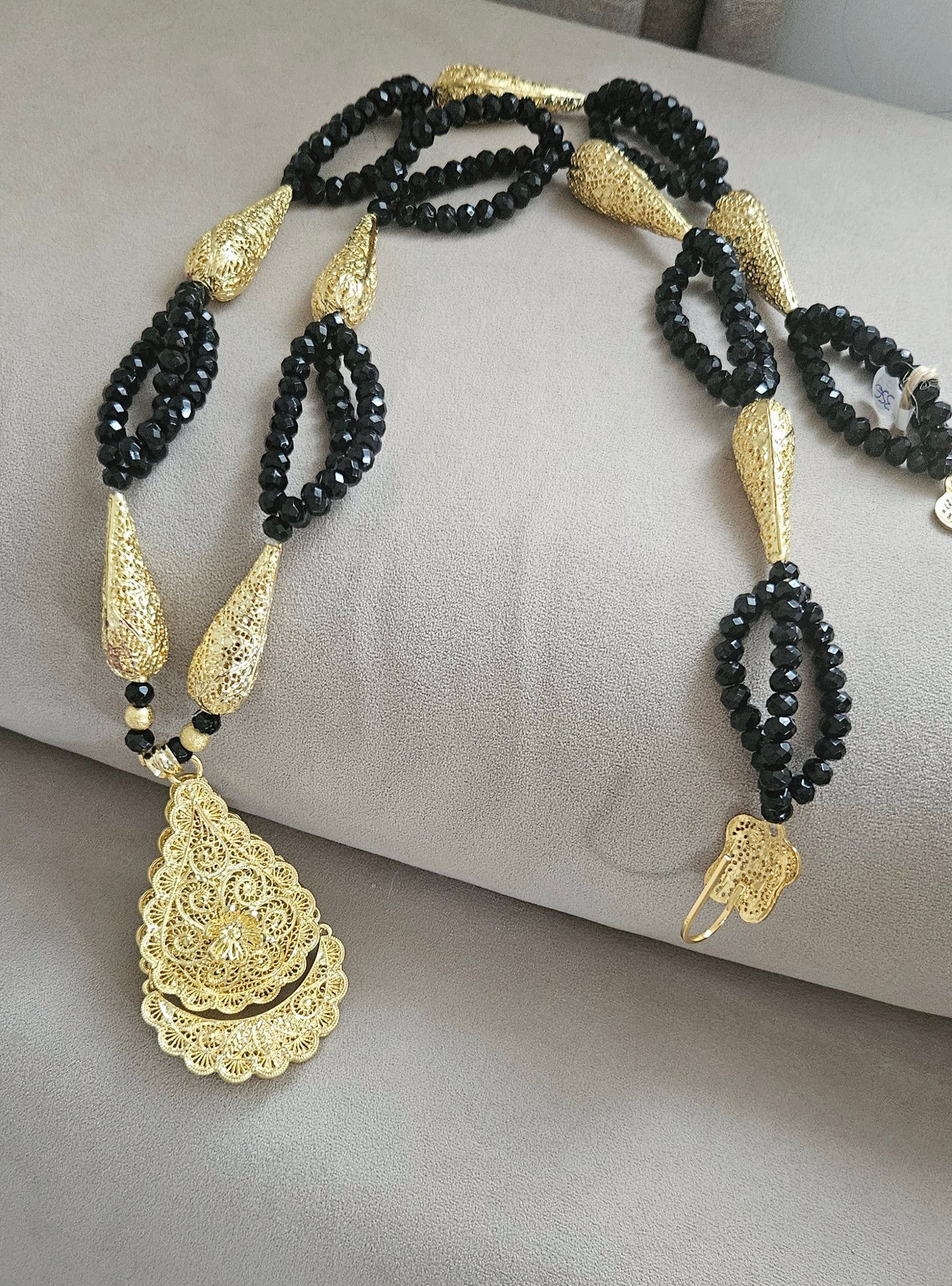 Meskia — Collier Perles Noires Dorées