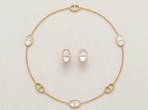 Azélia – Parure Nacre Dorée Collier & Boucles d'Oreilles