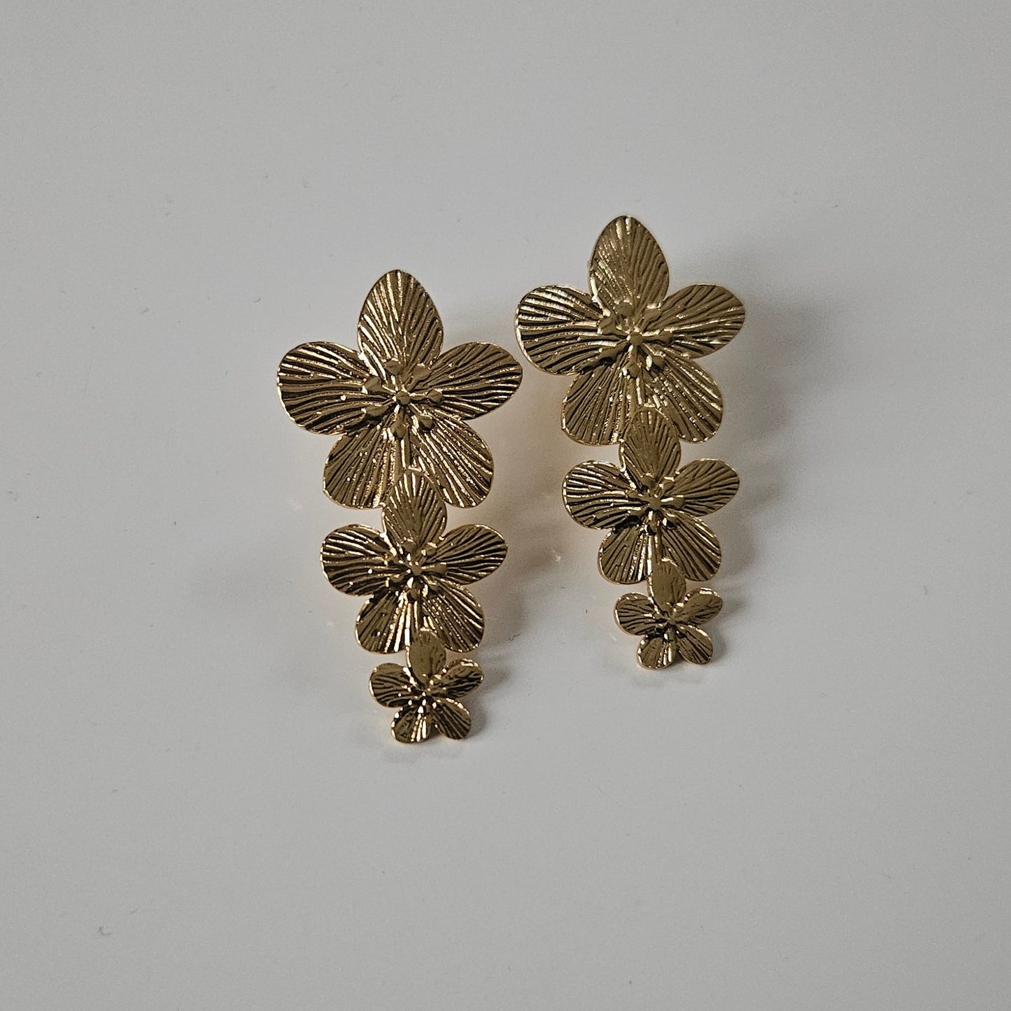 Nour Bloom — Boucles Fleurs Pendantes
