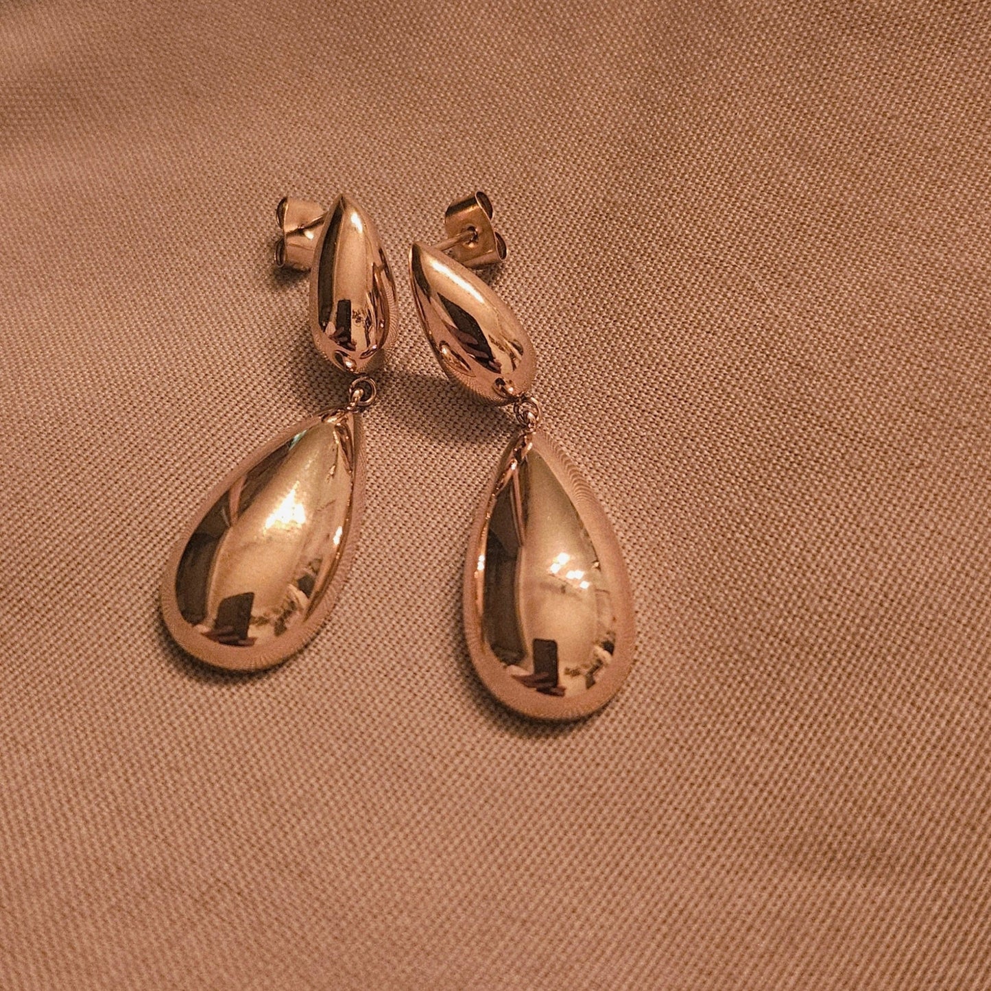 Goccia — Boucles d'Oreilles Gouttes Pendantes Dorées