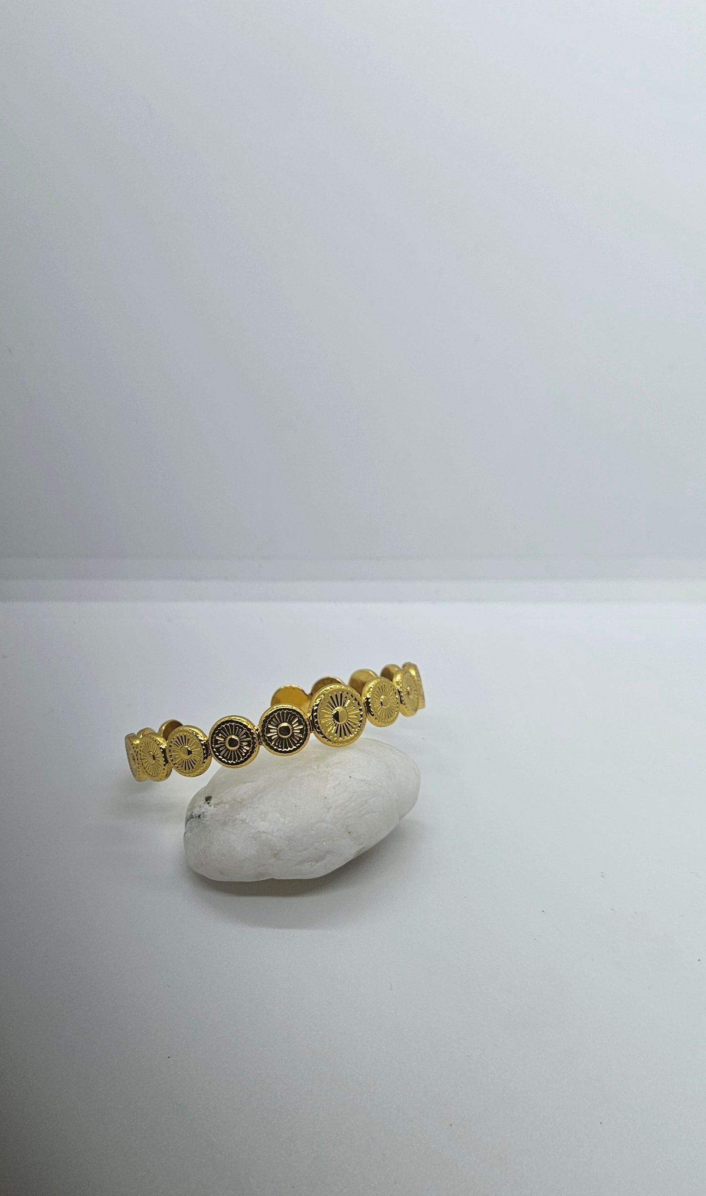 Solara — Bracelet Soleil Doré Ajustable